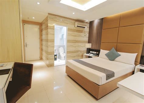 manila hotels with smoking rooms